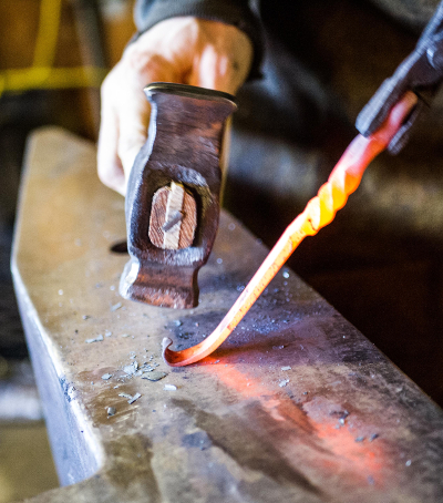 blacksmithing course forging